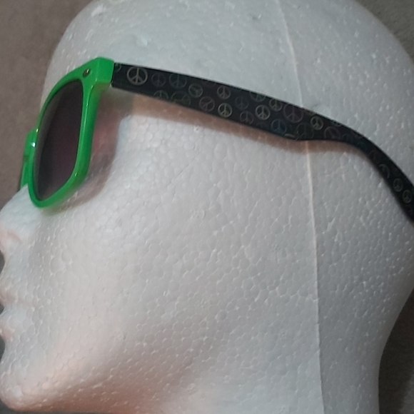 Sunglasses - Picture 7 of 16